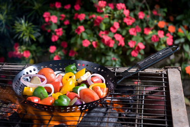 Non Stick Round Shape BBQ Tools Roasting Pan Rust Resistant Grill Basket Foldable